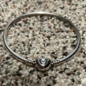 Pandora Heart Clasp Bangle